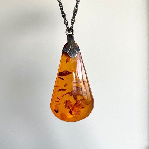 Vintage Amber Necklace - Picture 1 of 17